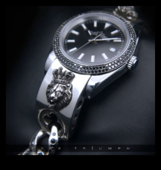 Pulksteņa triumfs: pulksteņi un aksesuāri hronometrāžas entuziastam