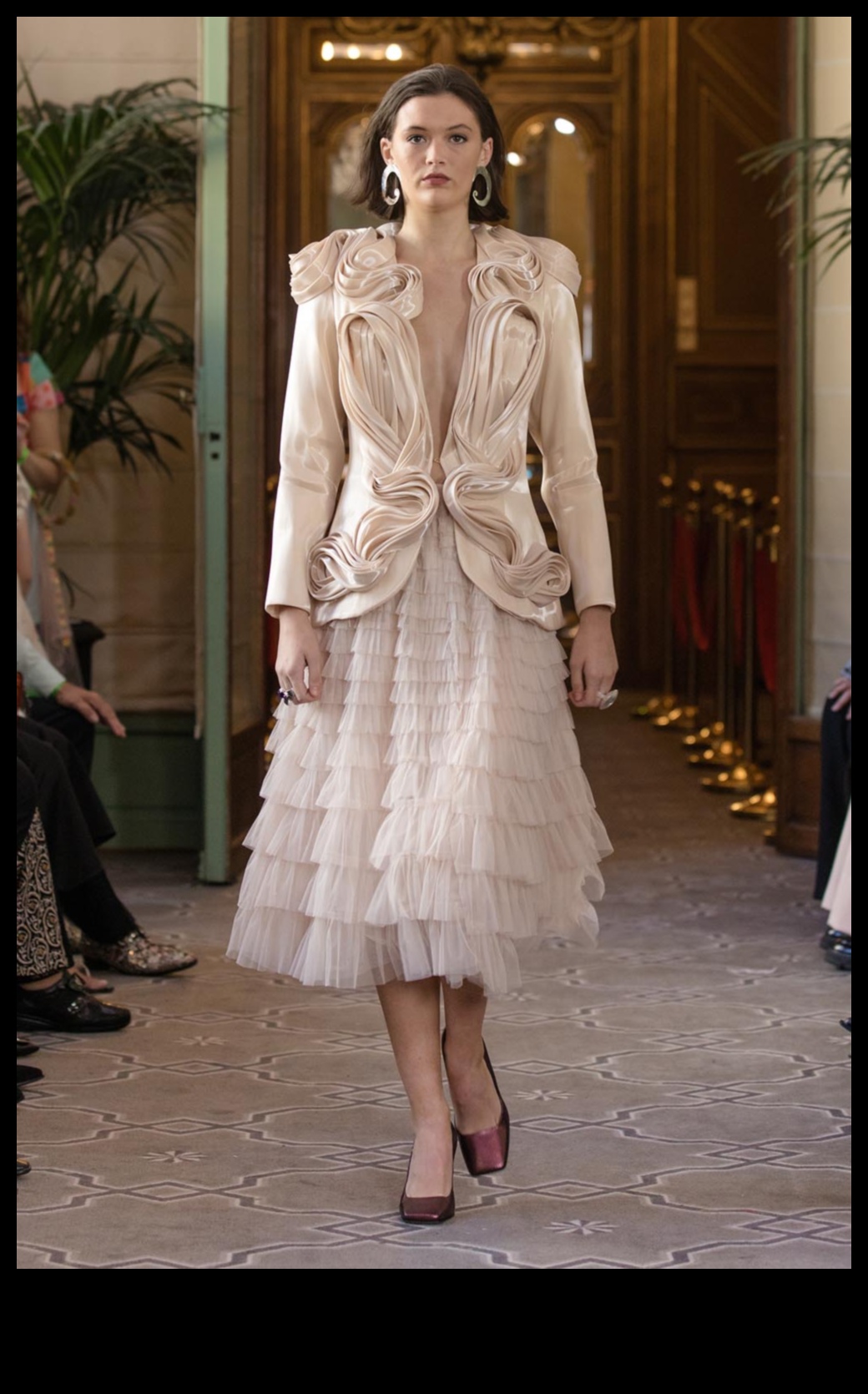 Radiant skrejceļš — Stilīgās izcilības uzmanības centrā 2 Radiant skrejceļš: gozējieties stilīgās izcilības uzmanības centrā