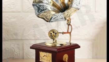 Antīkas auras: vintage iedvesmotas dāvanas ar vecās pasaules šarmu