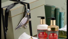 Aromātiskas simfoniskās smaržvielas priekšmeti prasīgam degunam 1 Aromātiska simfonija: ar smaržu piesātinātas dāvanas prasīgam degunam