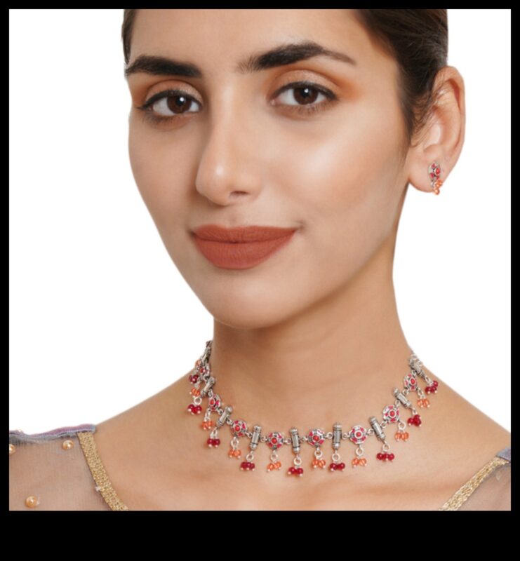 Bagātīgi ornamenti: izrotājiet savu kaklu ar grezniem kaklasaites darinājumiem