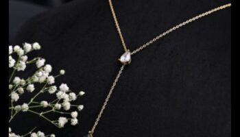 Glowing Grace: izgaismojiet savu klātbūtni, izmantojot mūsu mirdzošos kaklarotu stilus